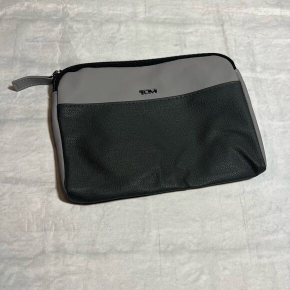Tumi Travel Case - Picture 1 of 4